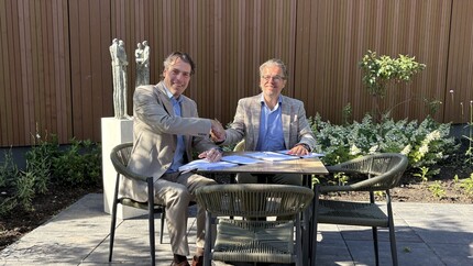 Op de foto: links: G. Rikken(Van WIjnen), rechts: M. de Grood (De Kernen)
